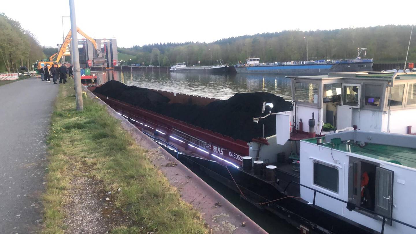 Aktualisierung — Schiff droht zu sinken Winsen Aktuell